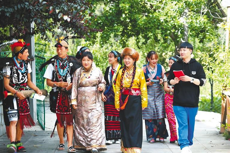 写在习近平总书记视察西藏一周年之际：似海深情暖人心 感恩奋进新征程